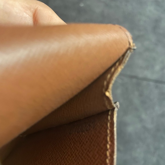 Authentic Louis Vuitton cigarette holder, great condition. - Picture 6 of 6